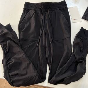 beyond the studio jogger lululemon